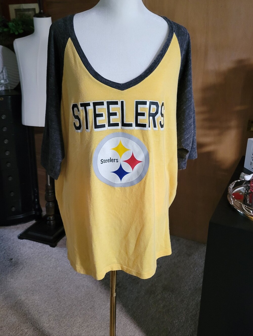 Womens Yellow & Black Raglan V-Neck Tee. "Steelers" -L